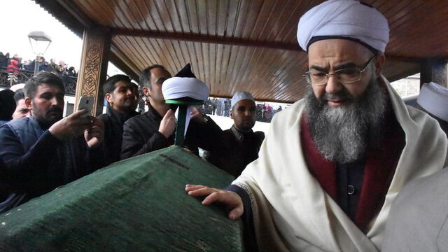 Cübbeli Ahmet Hoca hastaneye kaldırıldı