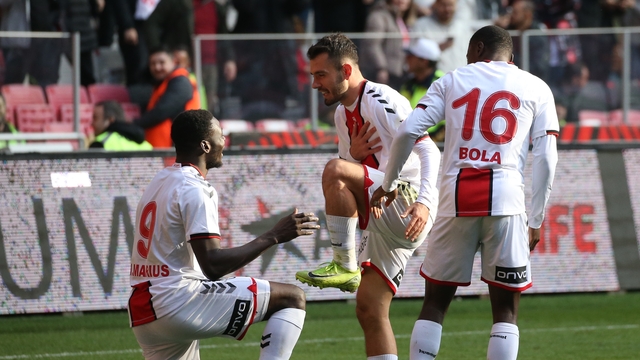 Samsunspor 4 köşe!