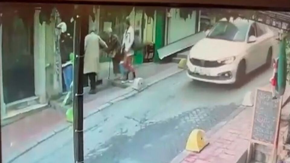 Cinayeti eldeki şişlik çözdü!