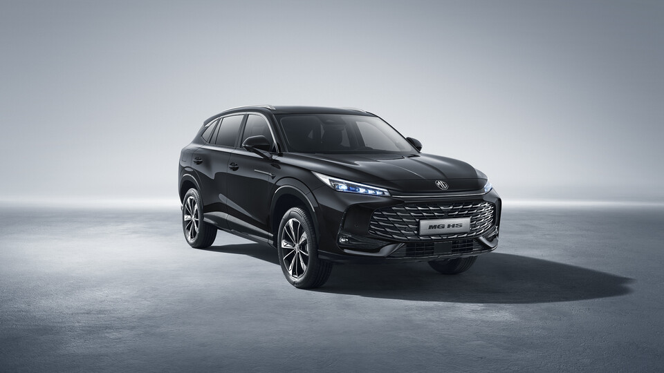 HS'nin benzinli versiyonu Türkiye'ye geldi