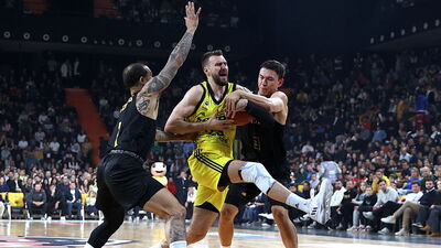 Fenerbahçe Beko deplasmanda farklı kazandı!