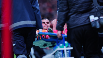 Abdülkerim Bardakcı koltuk değnekleriyle ayrıldı