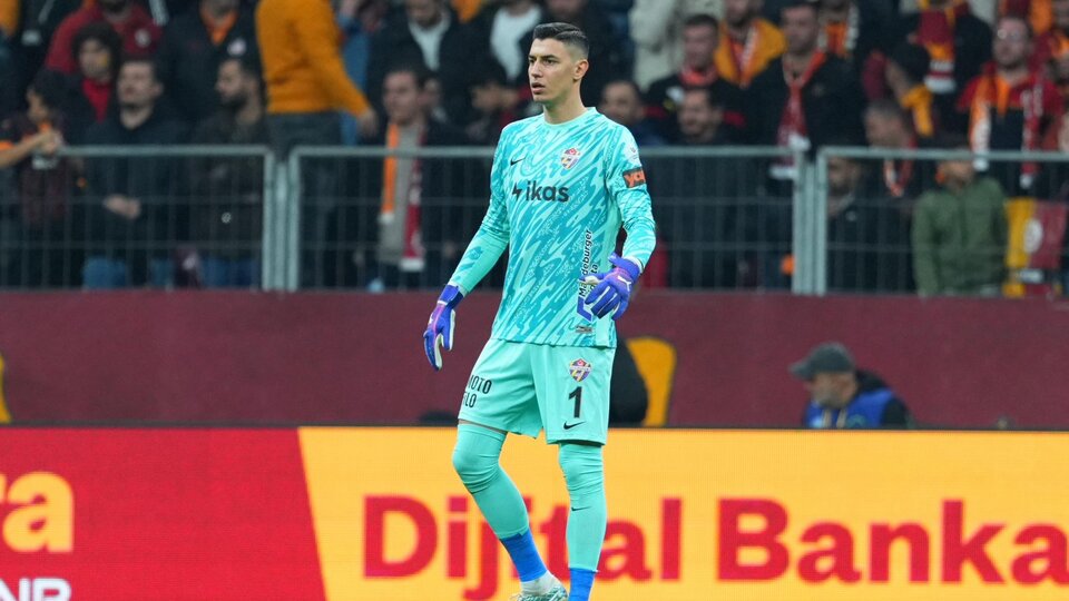 Berke Özer'den tarihi performans!