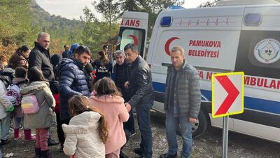 Öğrenci midibüsü devrildi: 23 yaralı