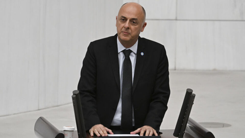 Ümit Özlale CHP'ye katılıyor