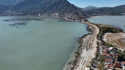 En büyük tatlı su gölünün 9 yılda yarısı yok oldu!