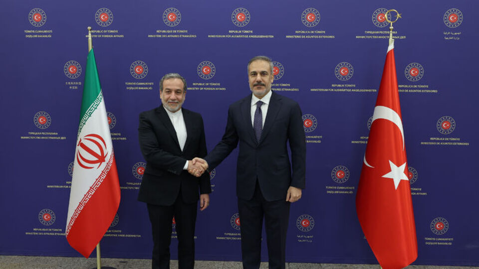 Bakan Fidan İran Dışişleri Bakanı ile bir araya geldi