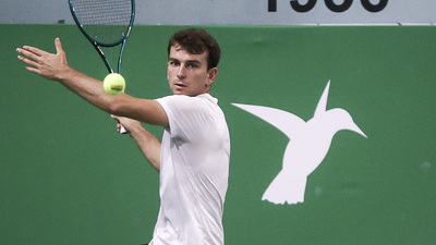 Milli tenisçi, ambulans uçakla Türkiye'ye getirilecek