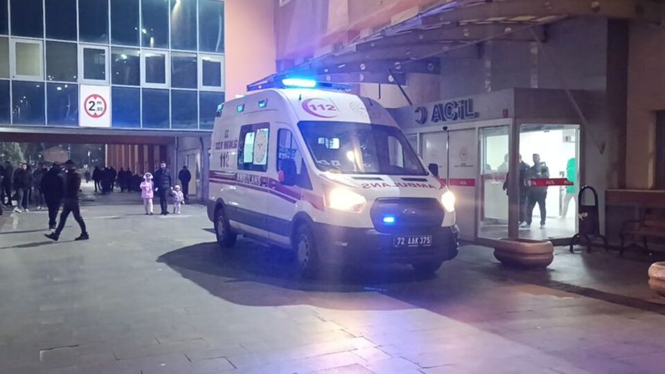 Ayaklarını çapa makinesine kaptırdı