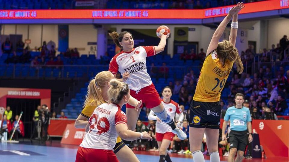 Milli hentbolcular veda etti!