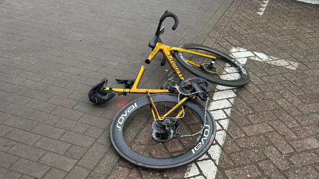 Olimpiyat Şampiyonu Remco kaza yaptı