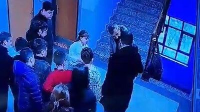 Öğrencisini 'heimlich' manevrasıyla kurtardı