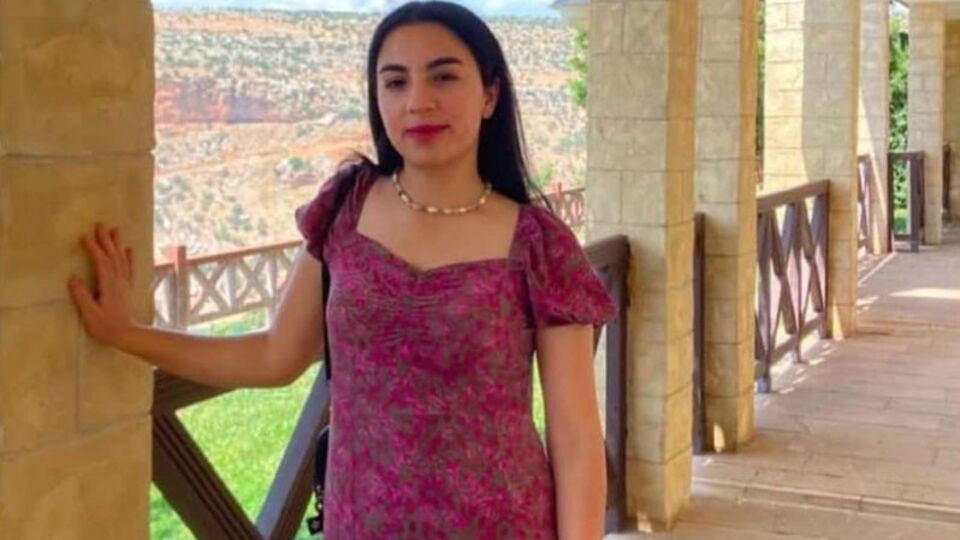 19 yaşındaki Esra'dan haber yok!