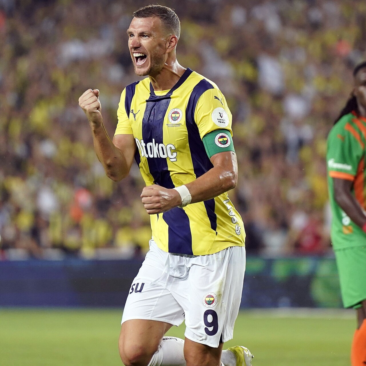 38'lik delikanlı Dzeko!