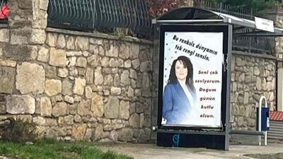 Otobüs durağında ilginç sürpriz!