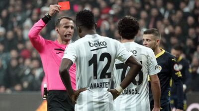 Derbide kartlar havada uçuşuyor!