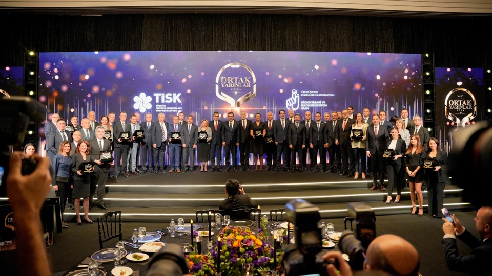 Kurumsal sosyal sorumluluk ödülleri sahiplerini buldu