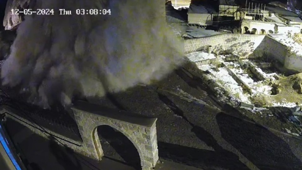 Peribacası yıkıldı! O anlar kamerada