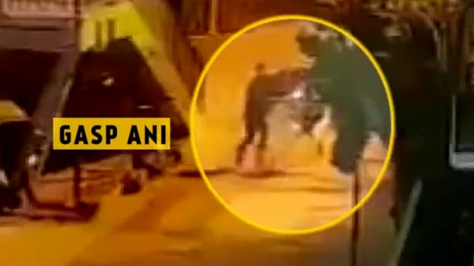 Metrobüs durağında gasp kabusu!