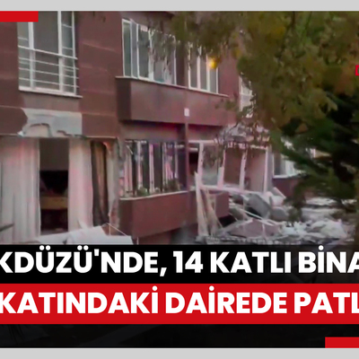 Beylikdüzü'nde, 14 katlı binanın  giriş katındaki dairede patlama