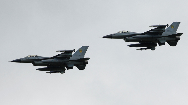 Danimarka'dan Ukrayna'ya F-16 desteği