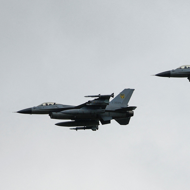 Danimarka'dan Ukrayna'ya F-16 desteği