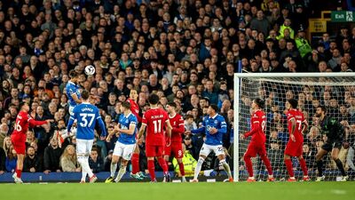 Everton-Liverpool derbisi ertelendi!