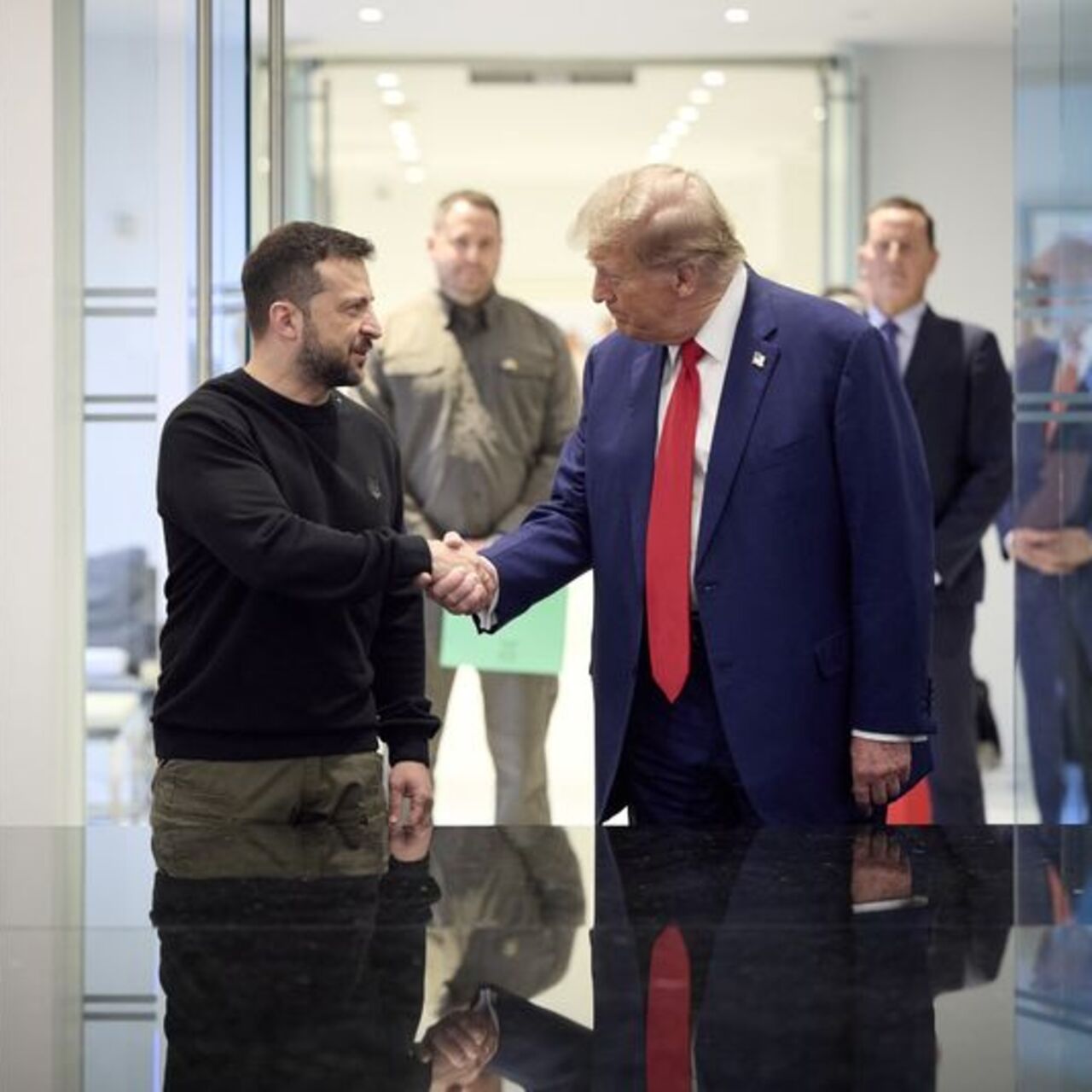 Trump, Zelenskiy ile görüşecek