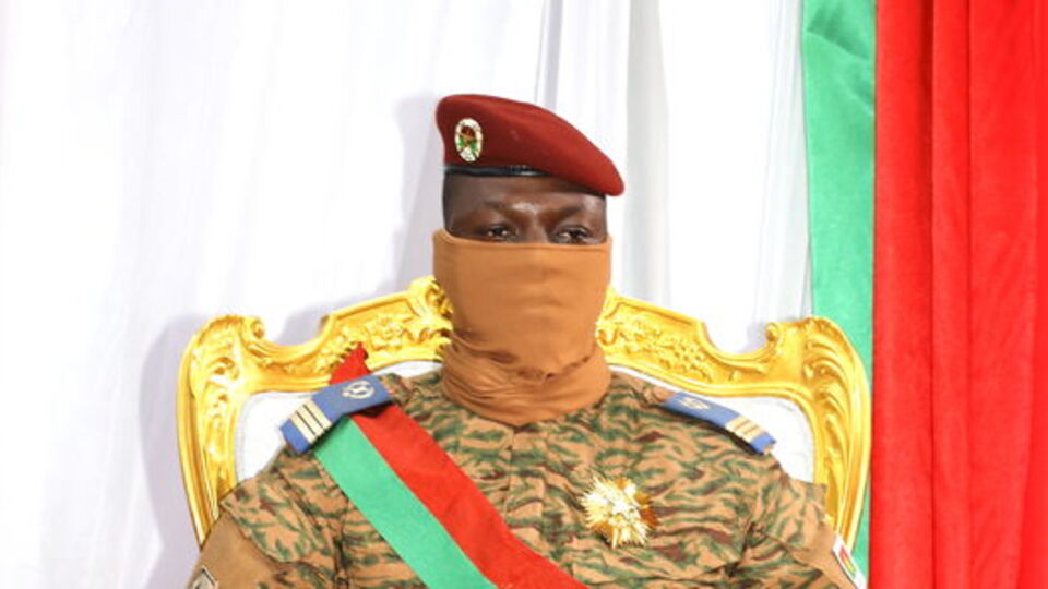 Burkina Faso'da hükümet görevden alındı