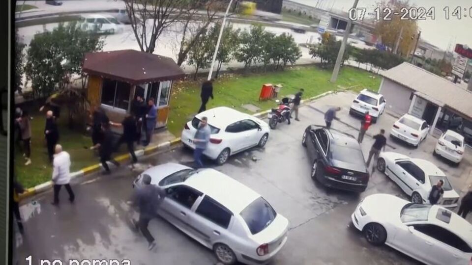 Akaryakıt istasyonunda 'orak'lı kavga: 7 yaralı