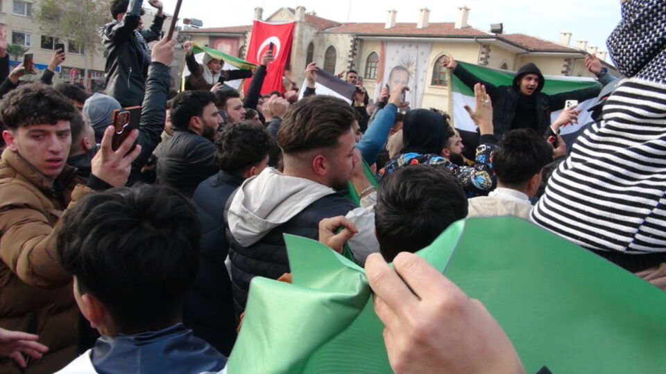 Suriyelilerden Kilis'te kutlama