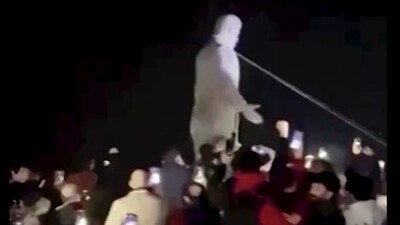 Esad rejiminin simgeleri siliniyor!