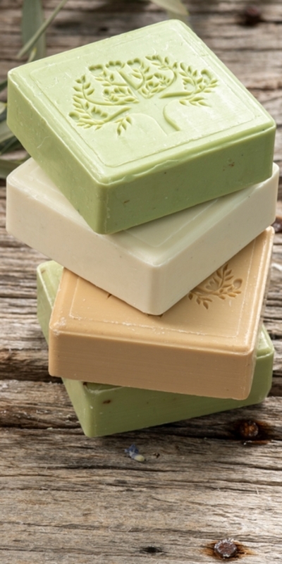  Renkli sabunlar neden beyaz köpürür?