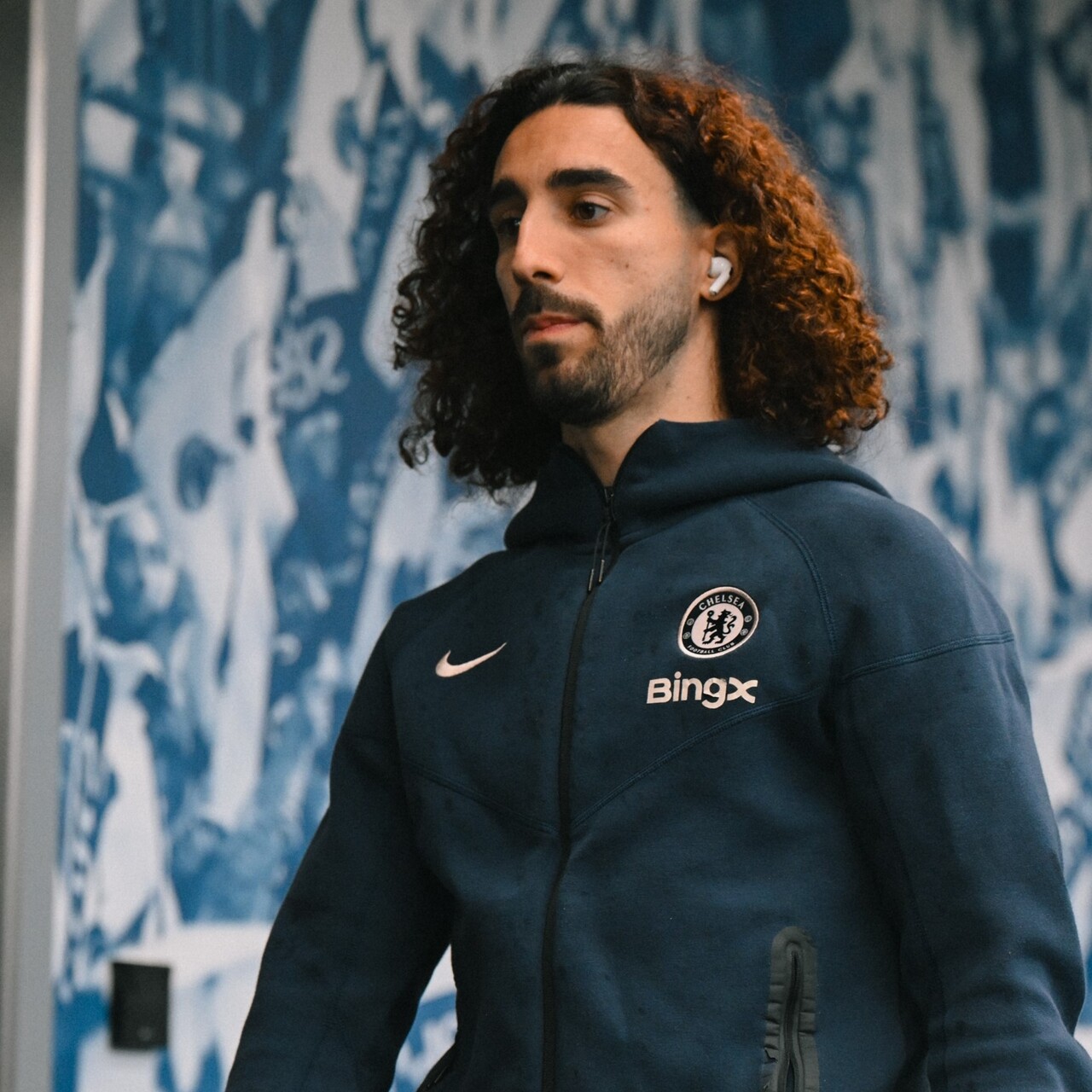 Cucurella kramponlarını çöpe attı!