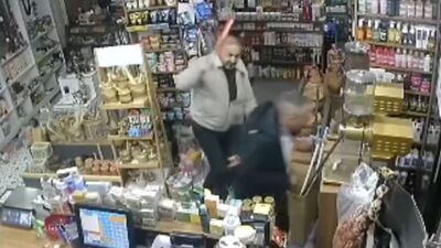 Parfüm çaldı, beyzbol sopasıyla dayak yedi