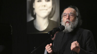 Dugin: Darbe ama ölümcül değil