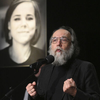 Dugin: Darbe ama ölümcül değil