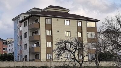 İple aşağı sarkıtılan genç yere çakıldı!