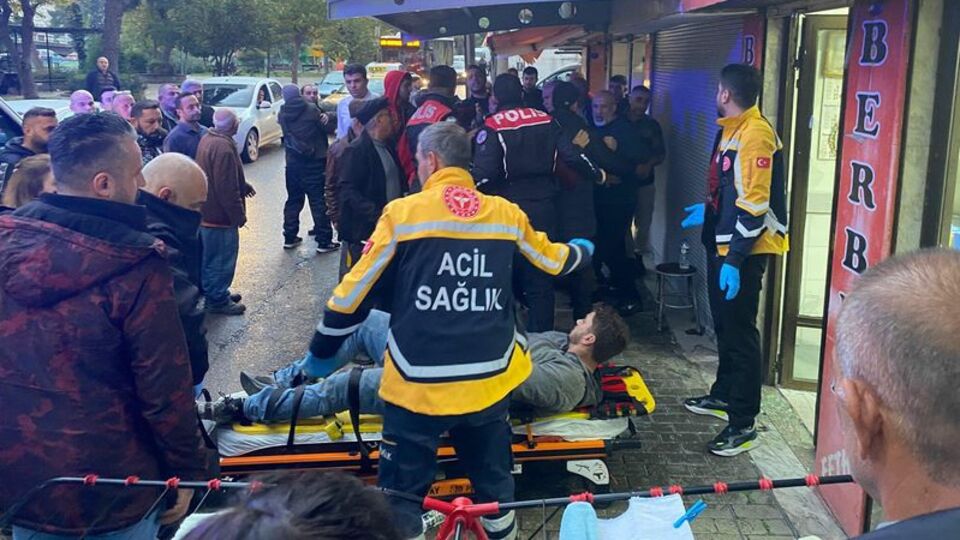 Annesinin sevgilisini 4 yerinden vurdu!