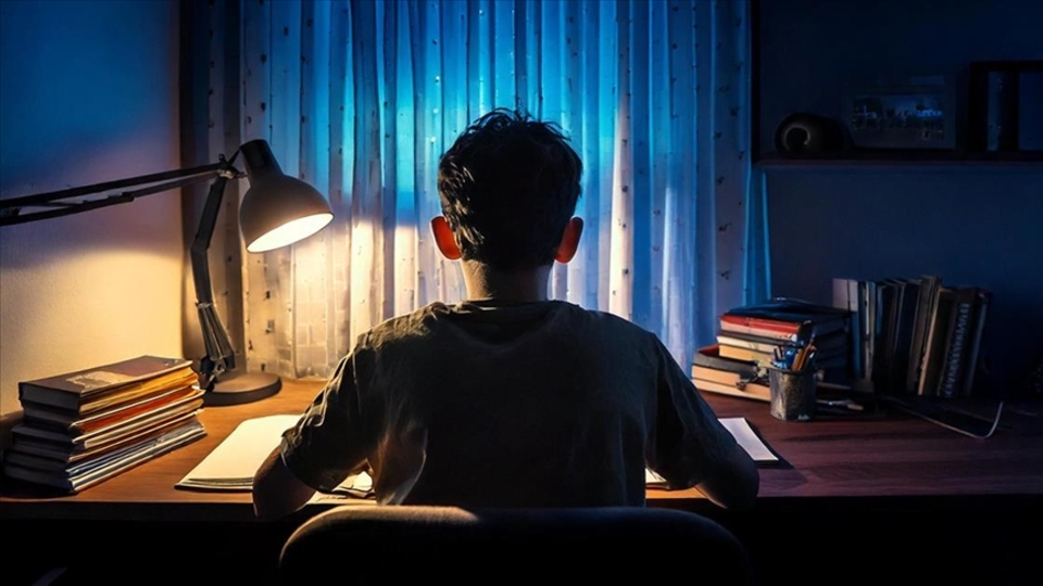 Sınavlara gece çalışmak öğrenmeyi zorlaştırıyor