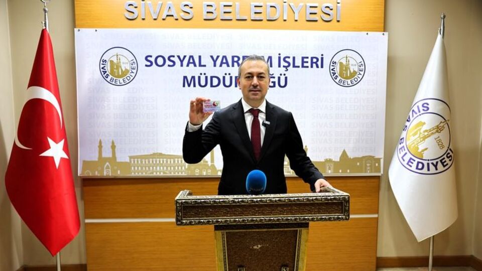 Sivas Belediyesi'nden emeklilere aylık 2 bin lira