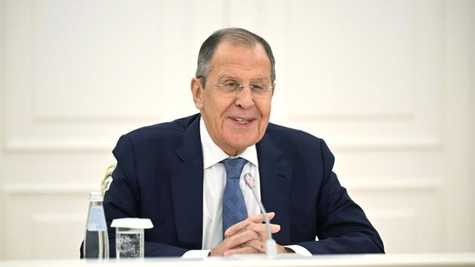 Lavrov: Zelenskiy ne içiyorsa ona göre konuşuyor