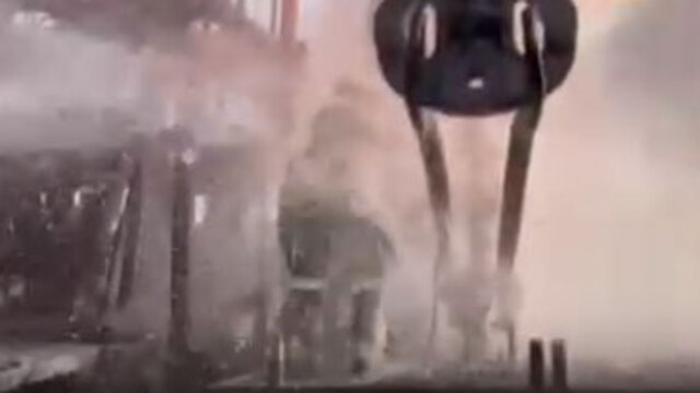 Petrol kuyusunda yangın çıktı! Cesur yürek!