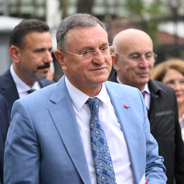 Lütfü Savaş CHP'den ihraç edildi