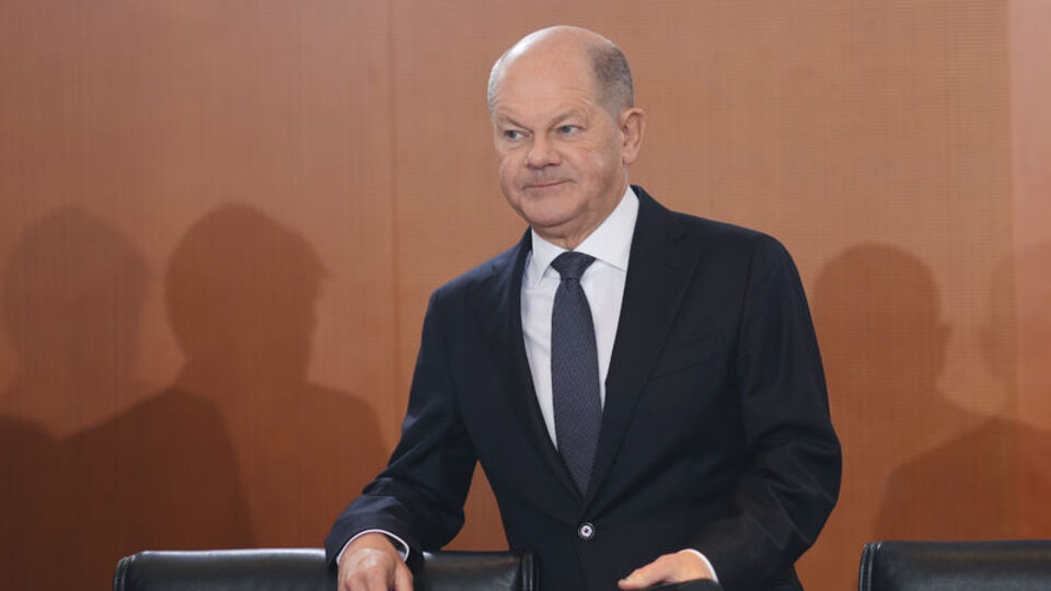 Almanya başbakanı güvenoyuna gidiyor