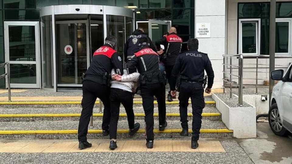 WhatsApp'ta polise hakaret edenler serbest