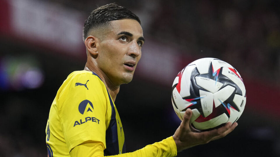 Fenerbahçe'de kırmızı kart!