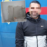 Balyozla duvarı yıkıp komşunun eşyalarını çalmıştı!