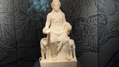 Özel bölmede cam vitrinin içinde sergileniyor!