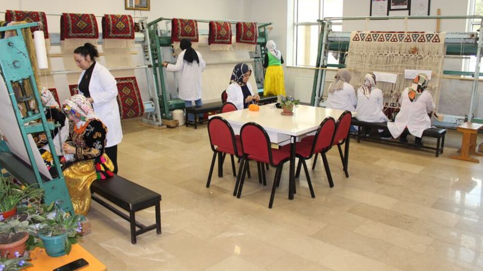 Sivaslı kadınlar geleceğe taşıyor